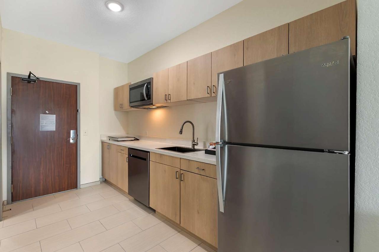 La Quinta Inn & Suites By Wyndham Coralville Iowa City المظهر الخارجي الصورة
