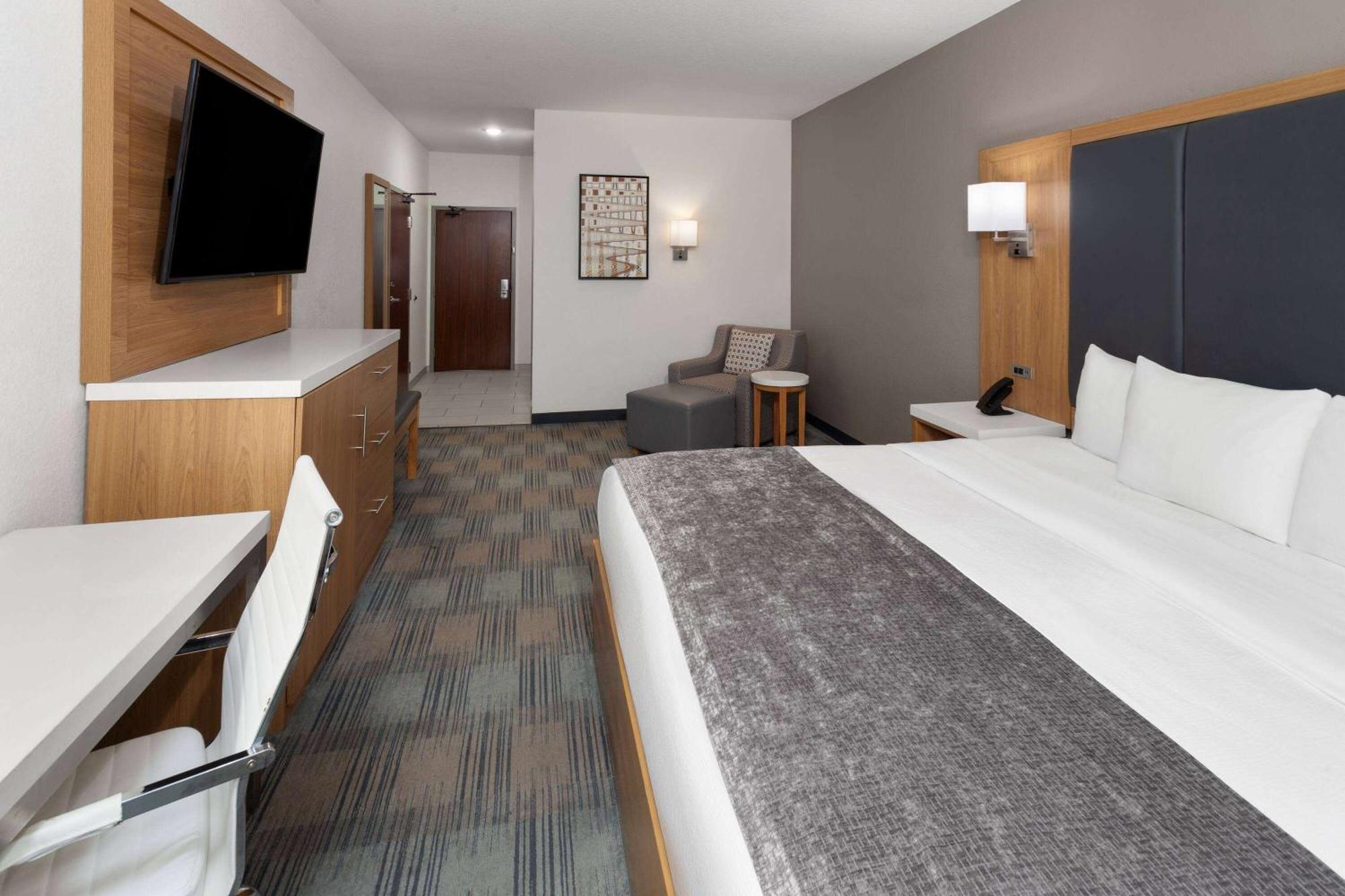 La Quinta Inn & Suites By Wyndham Coralville Iowa City المظهر الخارجي الصورة