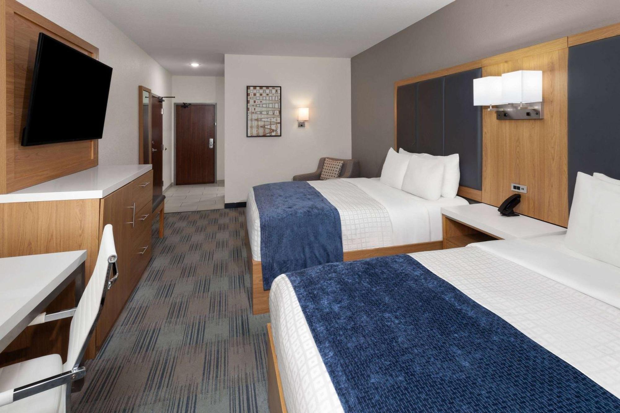 La Quinta Inn & Suites By Wyndham Coralville Iowa City المظهر الخارجي الصورة
