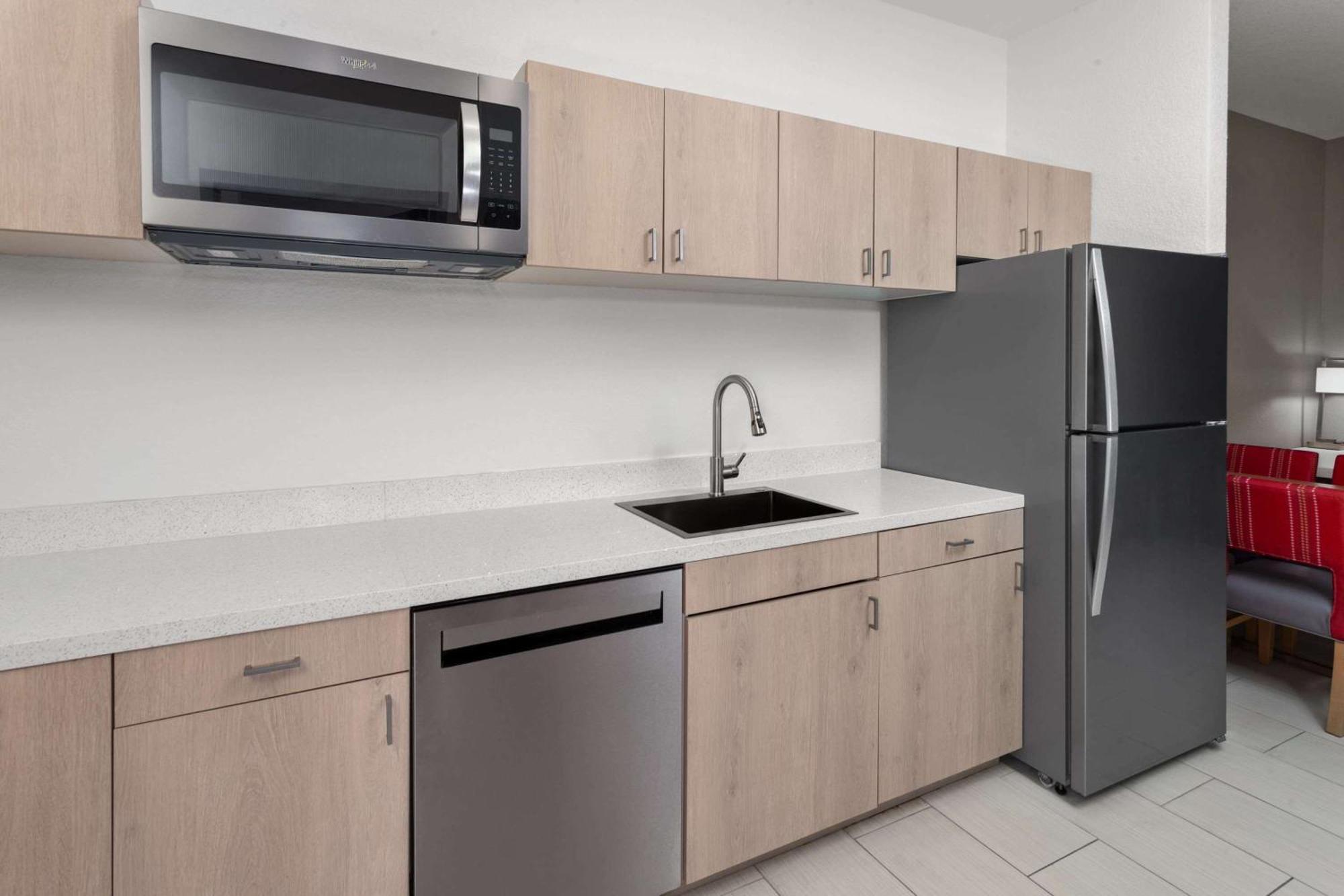 La Quinta Inn & Suites By Wyndham Coralville Iowa City المظهر الخارجي الصورة