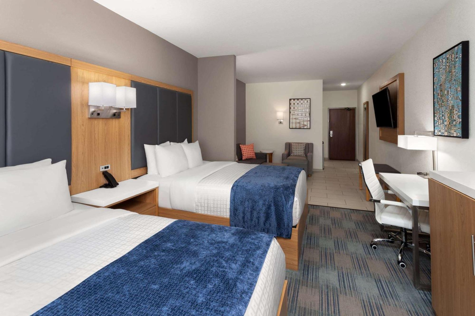 La Quinta Inn & Suites By Wyndham Coralville Iowa City المظهر الخارجي الصورة